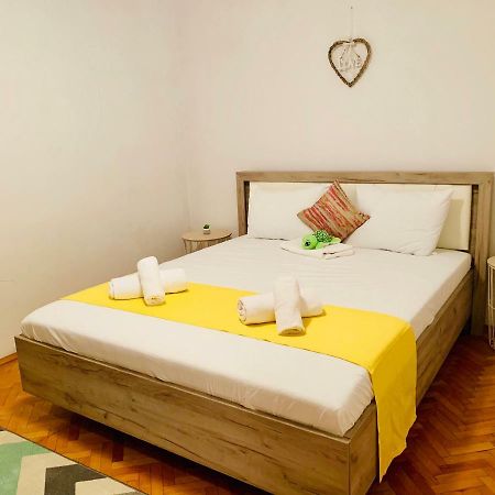 Ultracentral Apartment With All You Need: Wifi, Tv, Ac, Washer, Coffe Timişoara Extérieur photo
