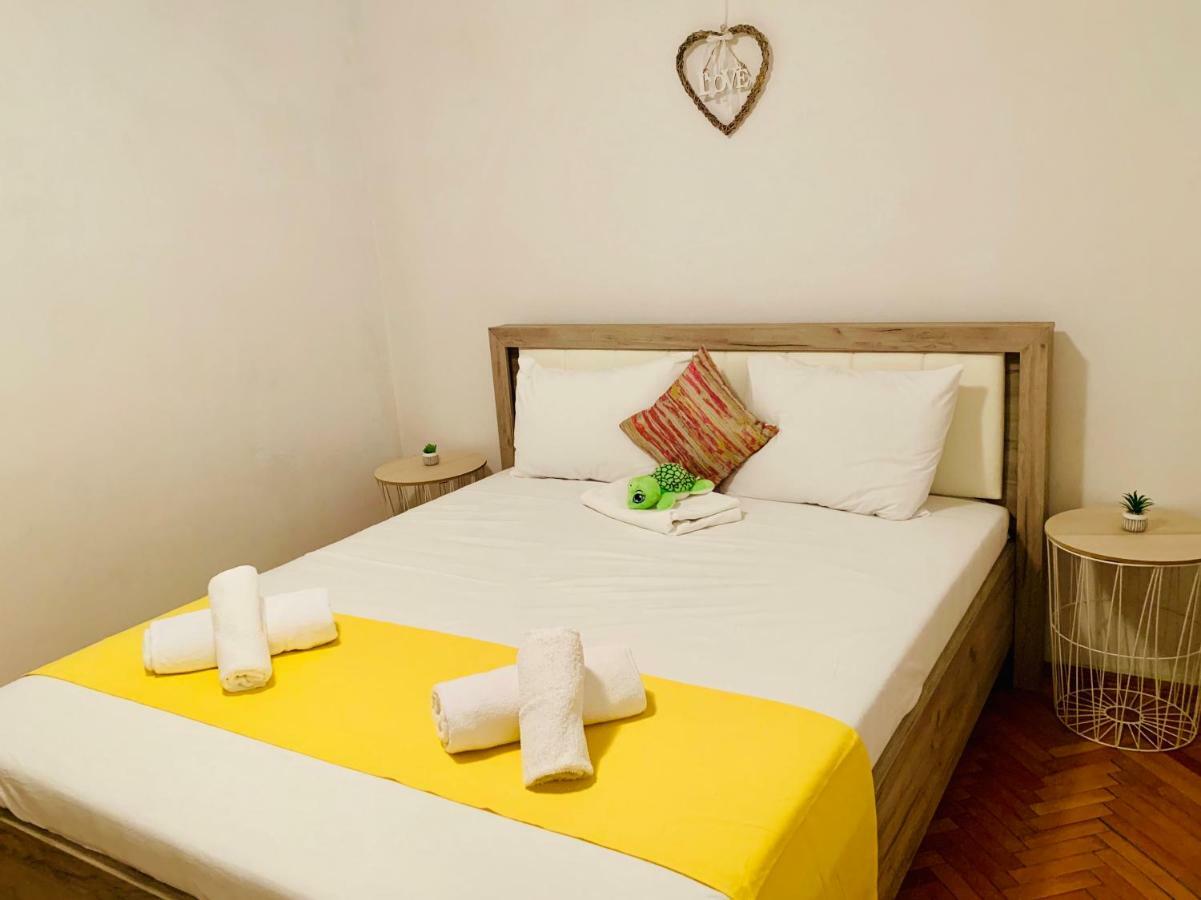 Ultracentral Apartment With All You Need: Wifi, Tv, Ac, Washer, Coffe Timişoara Extérieur photo