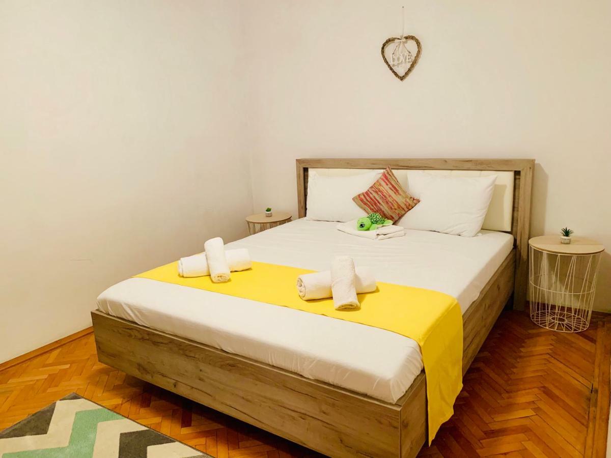Ultracentral Apartment With All You Need: Wifi, Tv, Ac, Washer, Coffe Timişoara Extérieur photo