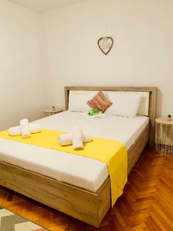 Ultracentral Apartment With All You Need: Wifi, Tv, Ac, Washer, Coffe Timişoara Extérieur photo